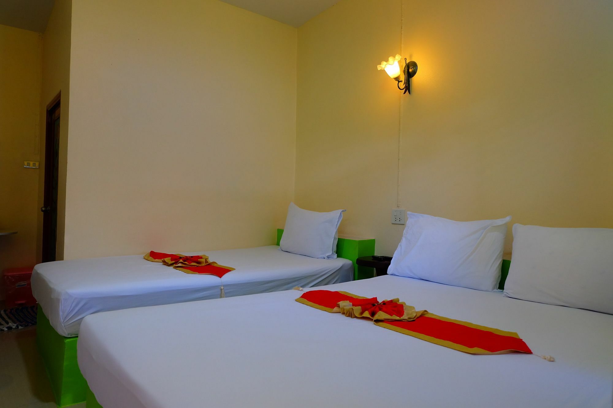 Ruan Chompoo Resort Surat Thani Exterior photo